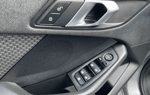 bmw-serie-1-f40-116ia-109ch-business-design-dkg7 - 977084713