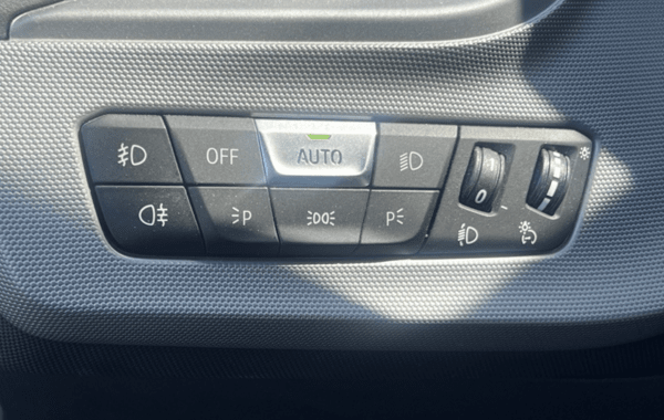 bmw-serie-1-f40-116ia-109ch-business-design-dkg7 - 977454713
