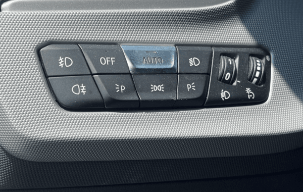 bmw-serie-1-f40-116ia-109ch-business-design-dkg7 - 977474713