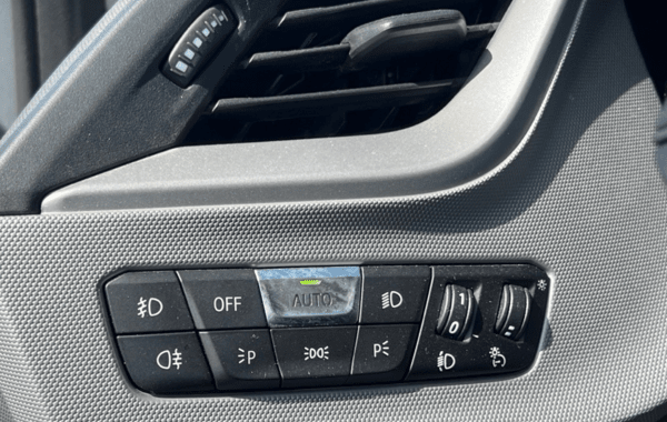 bmw-serie-1-f40-116ia-109ch-business-design-dkg7 - 977484713