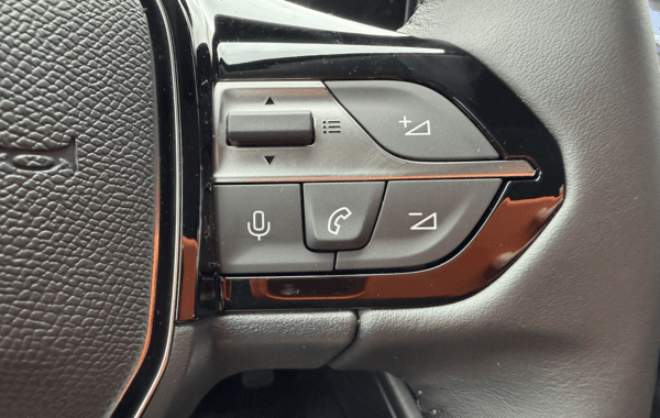peugeot-308-1-5-bluehdi-130ch-s-s-allure-eat8 - 978344713