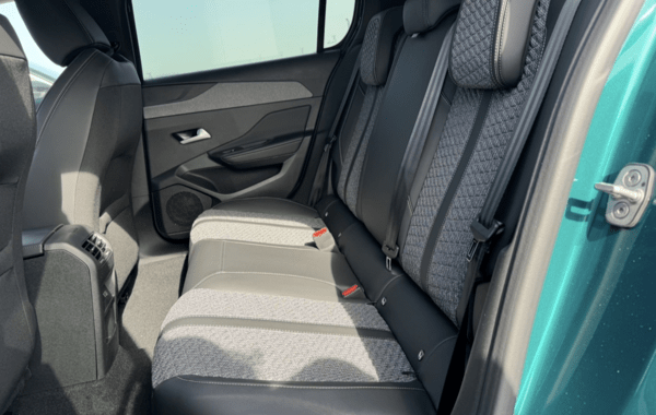 peugeot-308-1-5-bluehdi-130ch-s-s-allure-eat8 - 978384713