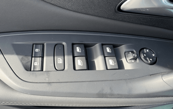 peugeot-308-1-5-bluehdi-130ch-s-s-allure-eat8 - 978384713