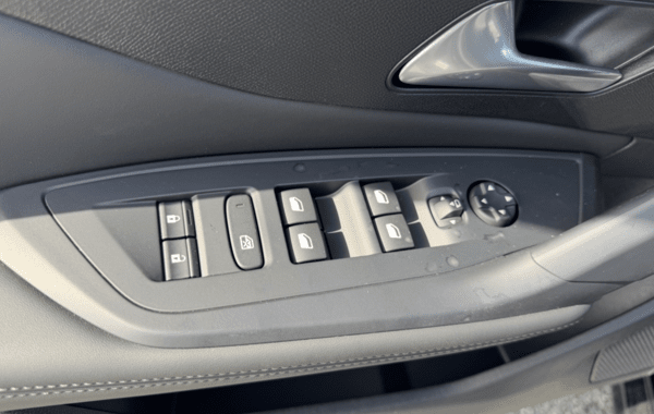 peugeot-308-1-5-bluehdi-130ch-s-s-allure-eat8 - 978424713