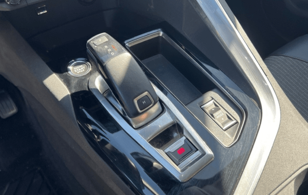 peugeot-3008-1-2-puretech-130ch-s-s-allure-eat8 - 978564713