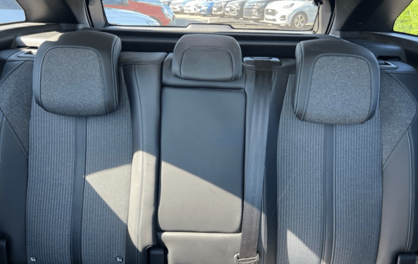 peugeot-3008-1-2-puretech-130ch-s-s-allure-eat8 - 978564713