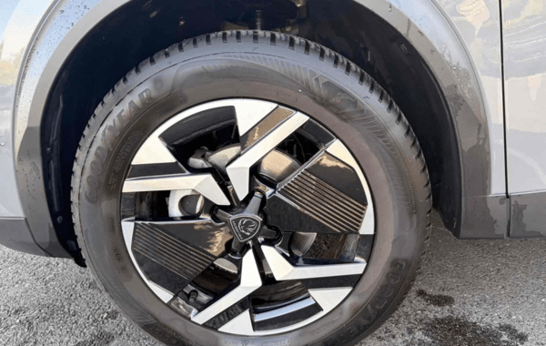 peugeot-2008-1-2-puretech-130ch-s-s-allure-eat8 - 978684713