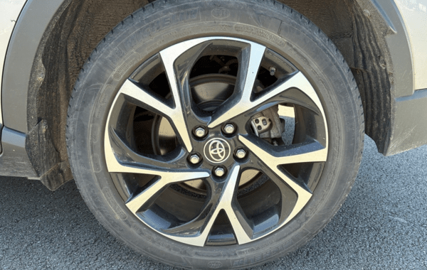 toyota-c-hr-122h-edition-2wd-e-cvt-rc18 - 979814713