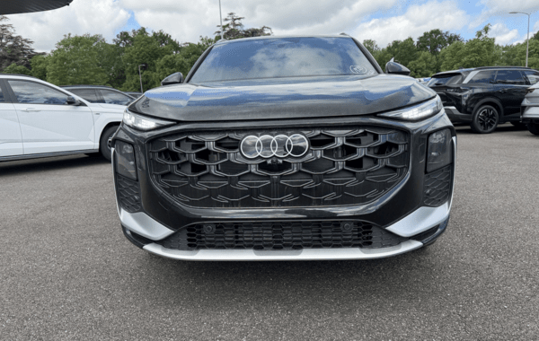 audi-q3-1-5-tfsi-150ch-hybride-s-line-s-tronic-7 - 979884713