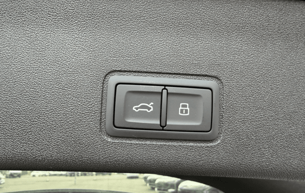 audi-q3-1-5-tfsi-150ch-hybride-s-line-s-tronic-7 - 979884713