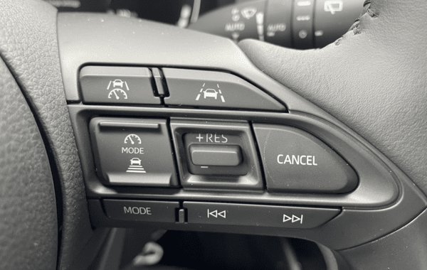 toyota-yaris-116h-design-5p-my25 - 980044713