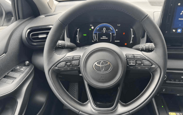toyota-yaris-116h-design-5p-my25 - 980084713