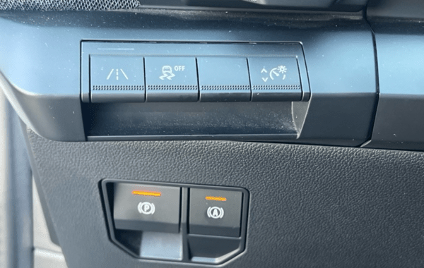 renault-megane-v-e-tech-electric-ev60-220ch-techno-super-charge-c - 980254713