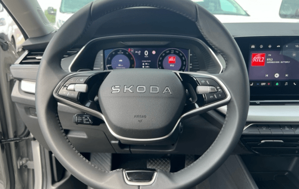skoda-octavia-combi-2-0-tdi-scr-150ch-selection-dsg7 - 980654713
