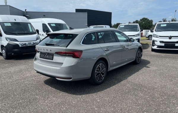 skoda-octavia-combi-2-0-tdi-scr-150ch-selection-dsg7 - 980654713