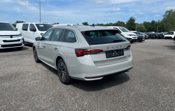 skoda-octavia-combi-2-0-tdi-scr-150ch-selection-dsg7 - 980654713