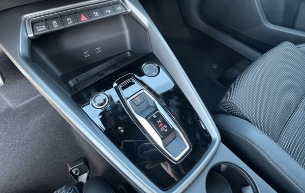 audi-a3-sportback-2-0-tdi-150ch-s-line-s-tronic-7 - 982834713