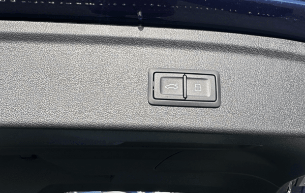 audi-a3-sportback-2-0-tdi-150ch-s-line-s-tronic-7 - 982834713