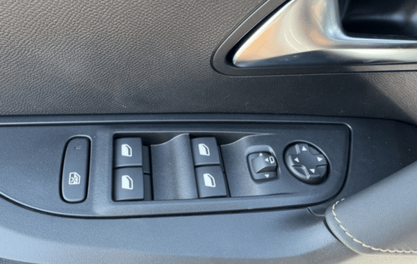 peugeot-2008-1-2-hybrid-145ch-gt-e-dcs6 - 984174713