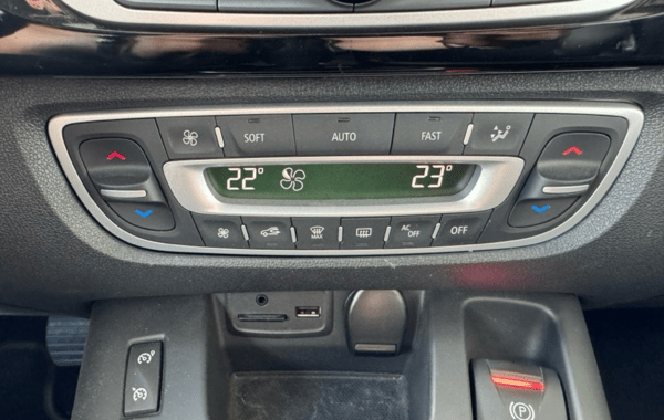 renault-scenic-iii-1-6-dci-130ch-energy-bose-eco2-2015 - 985774713