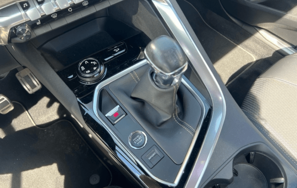 peugeot-3008-1-2-puretech-130ch-s-s-gt - 985944713