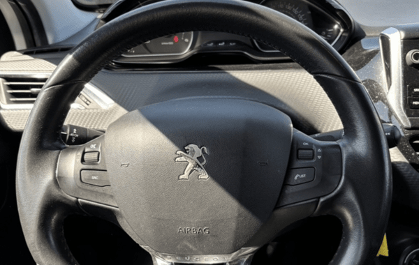 peugeot-208-1-6-bluehdi-100ch-style-5p - 986974713