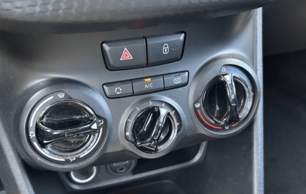 peugeot-208-1-6-bluehdi-100ch-style-5p - 986974713