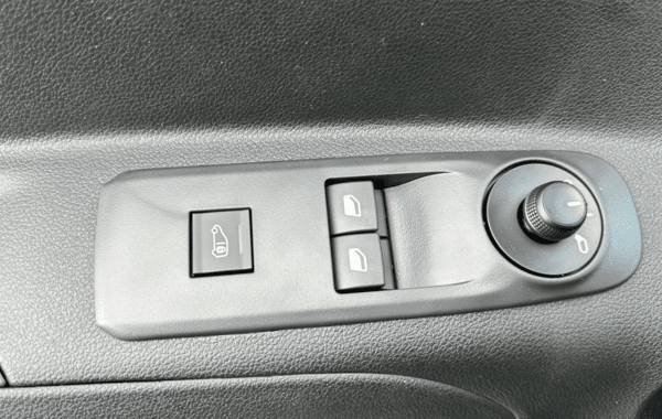 peugeot-partner-xl-diesel-130ch-automatique - 988564713