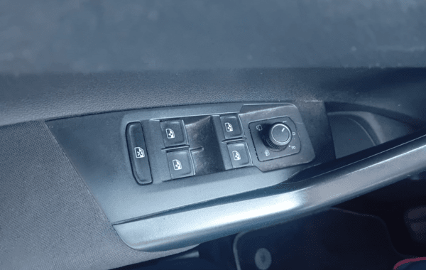 volkswagen-polo-1-0-tsi-95ch-confortline - 990474713