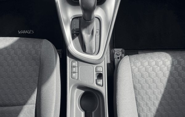 toyota-yaris-116h-design-5p-my22 - 992414713