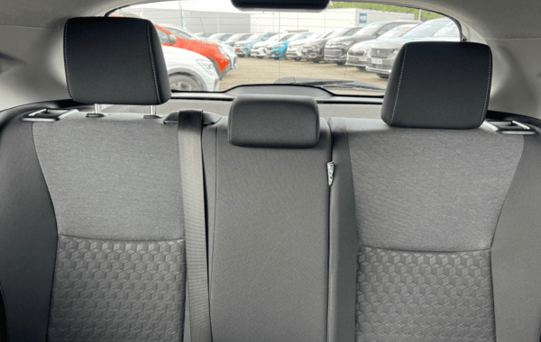 toyota-yaris-116h-design-5p-my22 - 992414713