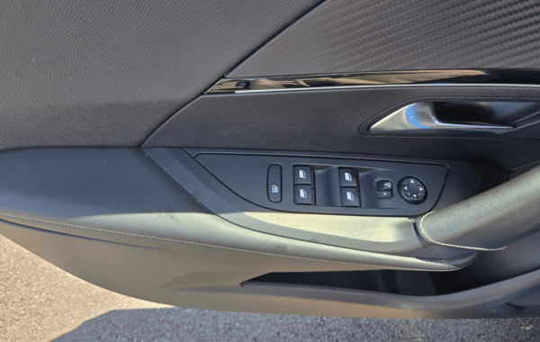 peugeot-2008-1-5-bluehdi-130ch-s-s-gt-line-eat8 - 992484713