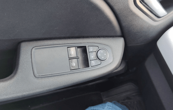 renault-clio-v-1-6-e-tech-140ch-limited-21 - 992974713