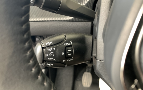peugeot-2008-1-2-puretech-100ch-s-s-allure - 44218575