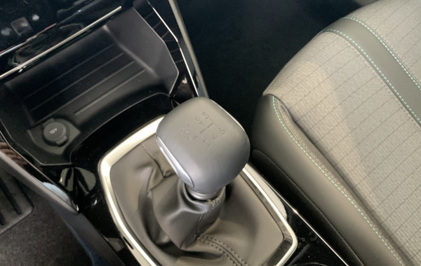 peugeot-2008-1-2-puretech-100ch-s-s-allure - 44218575
