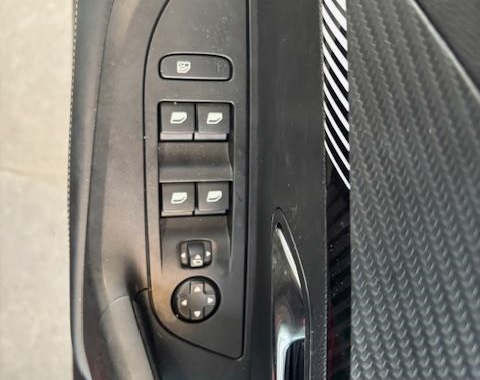 peugeot-2008-1-2-puretech-130ch-s-s-allure-eat8 - 57788575