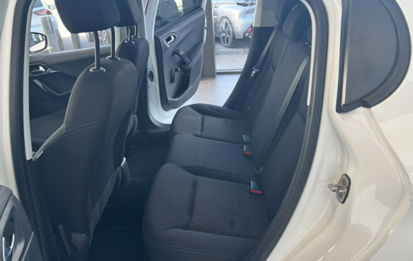peugeot-208-1-2-puretech-82ch-style-5p - 57958575