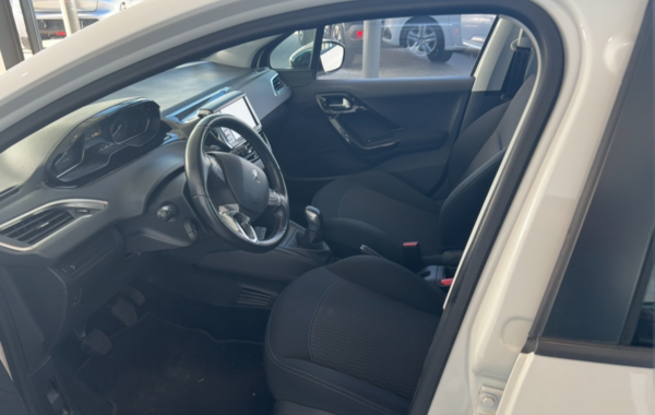 peugeot-208-1-2-puretech-82ch-style-5p - 57958575