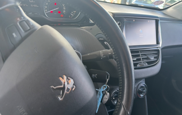 peugeot-208-1-2-puretech-82ch-style-5p - 57958575