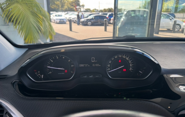 peugeot-208-1-2-puretech-82ch-style-5p - 57958575