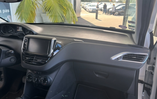 peugeot-208-1-2-puretech-82ch-style-5p - 57958575