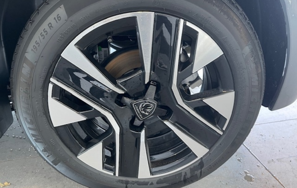 peugeot-208-1-2-puretech-100ch-s-s-allure - 58328575
