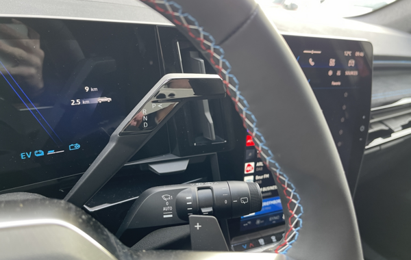 renault-austral-1-2-e-tech-full-hybrid-200ch-esprit-alpine-25 - 65818575