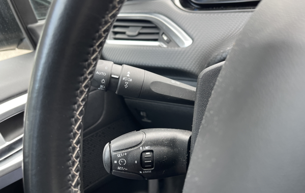 peugeot-2008-1-2-puretech-110ch-e6-c-allure-s-s-eat6 - 66868575