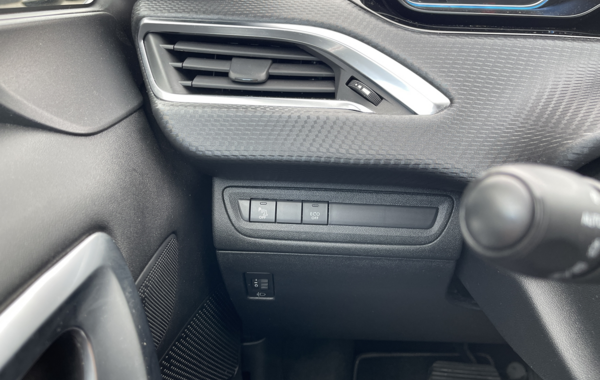 peugeot-2008-1-2-puretech-110ch-e6-c-allure-s-s-eat6 - 66868575