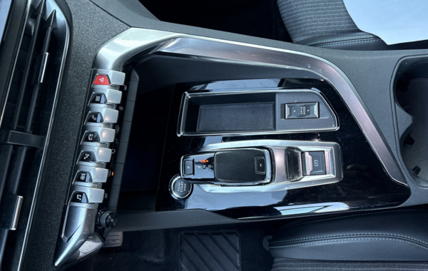 peugeot-3008-1-2-puretech-130ch-s-s-allure-pack-eat8 - 67788575