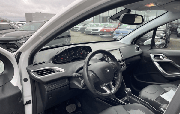 peugeot-2008-1-2-puretech-110ch-allure-s-s-eat6 - 68128575