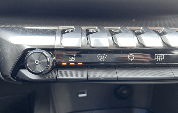 peugeot-3008-1-2-puretech-130ch-s-s-active-pack-eat8 - 68168575