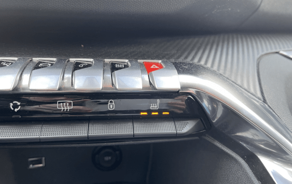 peugeot-3008-1-2-puretech-130ch-s-s-active-pack-eat8 - 68168575