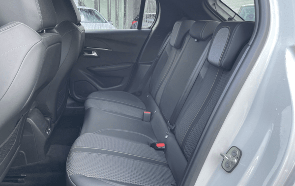peugeot-208-1-2-puretech-130ch-s-s-gt-eat8 - 68308575